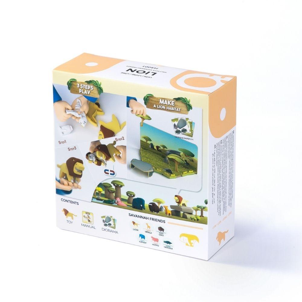 Parte de trás da caixa Halftoys Puzzle Diorama 3D Leão, mostrando passos de jogo e animais da coleção.