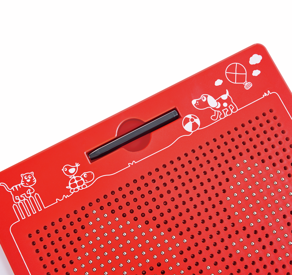 Detalhe do design do quadro de desenho magnético vermelho da Hape com ilustrações lúdicas