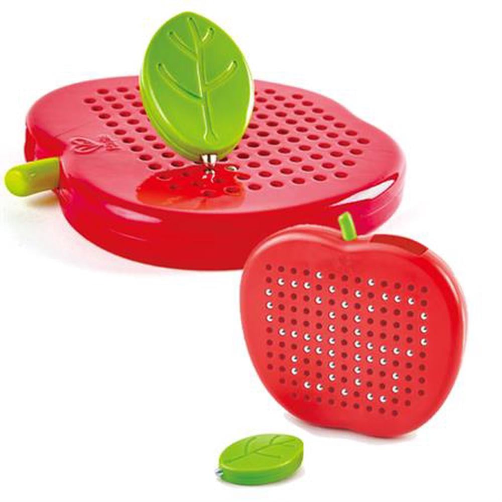 Quadro de desenho magnético Hape em forma de maçã vermelha, com íman de folha verde, mostrando o produto aberto e fechado.