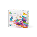 Caixa do kit HEY CLAY Rainbown Unicorns com representação de unicórnios coloridos modelados em pasta de modelar sobre um caminho de arco-íris.