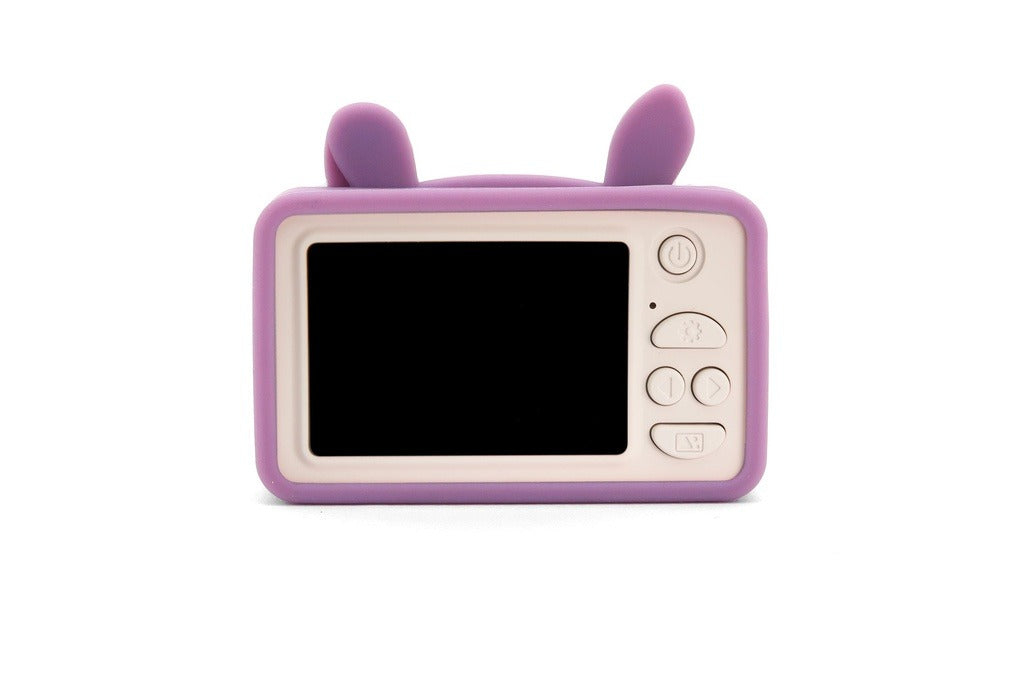 Verso da câmara infantil Hoppstar Rookie Blossom, mostrando o ecrã LCD e os botões grandes de controlo, com capa de coelho.