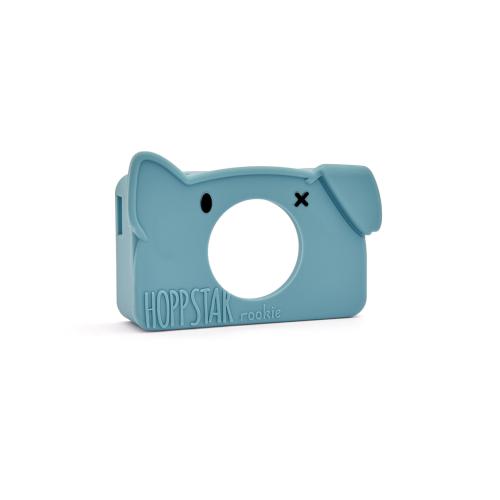 Capa de silicone protetora azul para a câmara Hoppstar Rookie, com design de urso e orifício para a lente, exibindo a marca gravada.