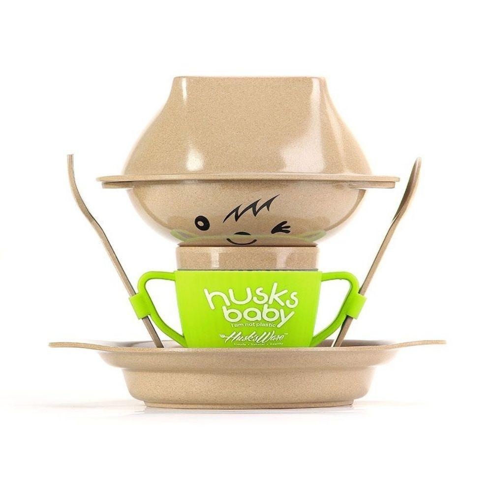 Conjunto de refeição infantil Husk's Baby em tons naturais de fibra de arroz com prato, taça e talheres.