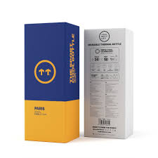 Embalagem da garrafa térmica Cool Bottles Sport Paris, caixa azul e dourada, com detalhes das especificações na lateral.