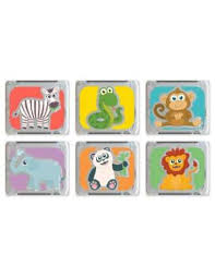 Vista superior dos seis cubos GloPals ZOO desligados, mostrando claramente os desenhos coloridos do elefante, zebra, leão, panda, macaco e cobra.