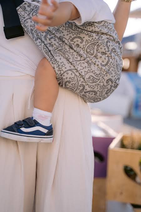 Pouch Sling Neko Up and Down Efes Paisley Hazel Light