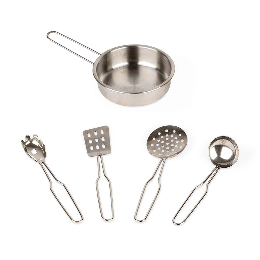Conjunto de 5 utensílios de cozinha em metal para brinquedo: frigideira, pegador de massa, espátula, escumadeira e concha.