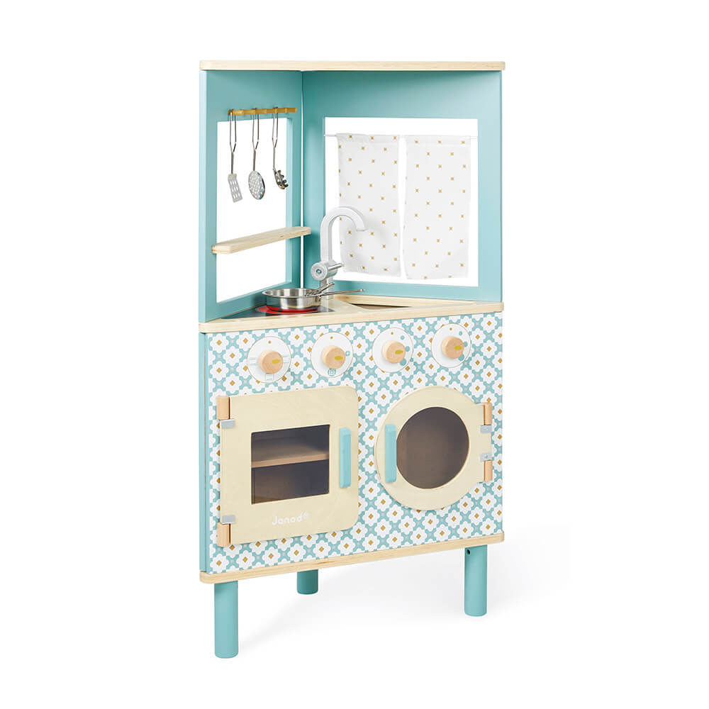 Vista frontal da Janod Cozinha Triangular em azul, com forno, máquina de lavar, utensílios e padrão floral vintage.