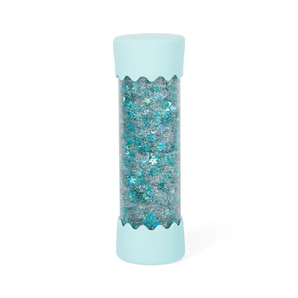 Garrafa da Calma Jellystone vertical, com tampa e base em tom verde-água e recheio de glitter azul e prateado em formato de estrelas.