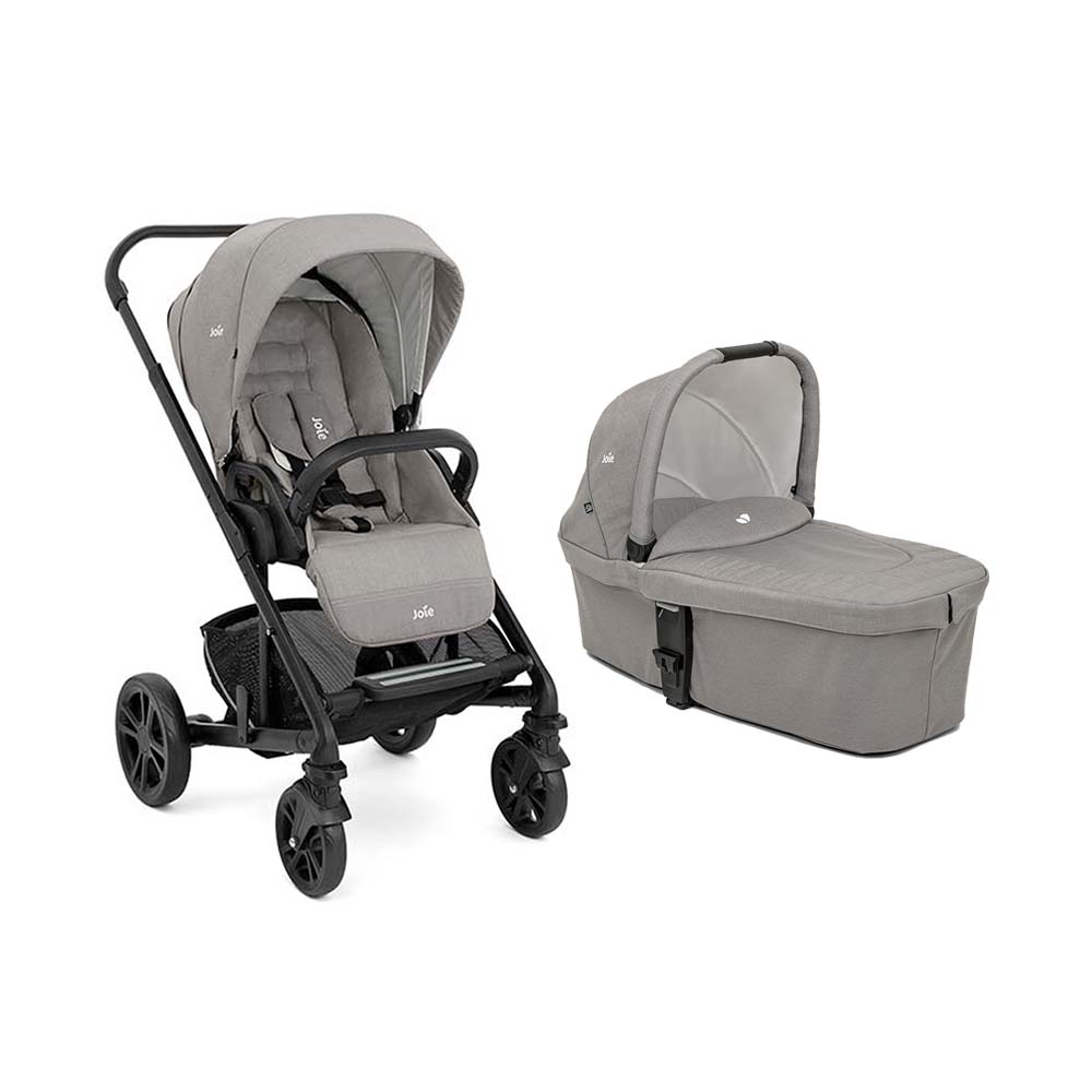 Cadeira auto ovo Joie i-Level Pro instalada numa base ISOFIX rotativa (i-Base Encore), mostrando a posição reclinada no carro.