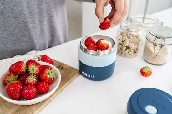 Termo Kambukka Bora 600ml aberto, revelando o interior em aço inoxidável, ideal para refeições quentes.