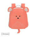 Mochila infantil Lassig About Friends em coral, com design de rato 3D, alças ajustáveis e selo PETA-Approved Vegan.