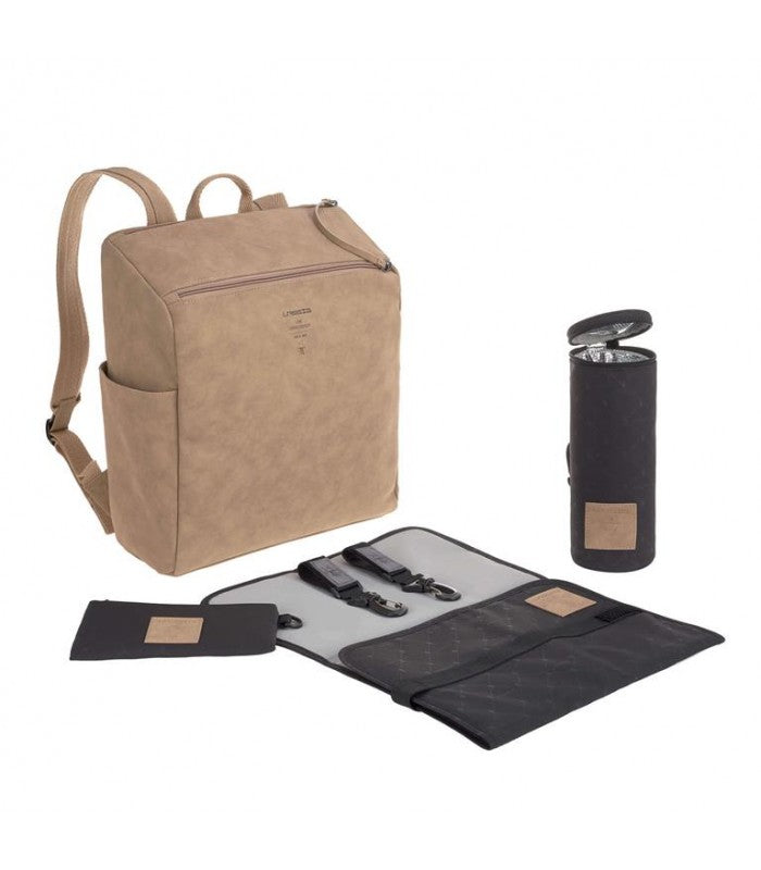 Conjunto completo da mochila de maternidade Lassig com acessórios: trocador, porta-garrafas isolado e bolsa de utensílios.
