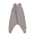 Saco de dormir com pernas Lassig TOG 2,5 cor taupe, aberto com fecho de correr frontal, padrão de pequenos pontos brancos.