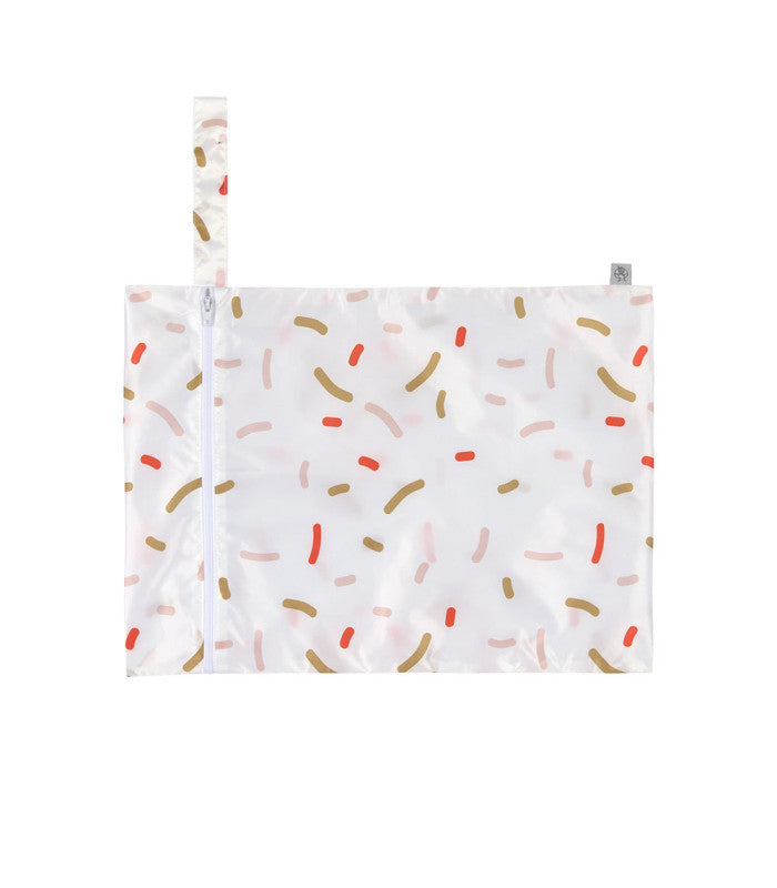 Saco de snacks Lassig de 17x18cm com alça de transporte, ideal para levar lanches para a escola ou passeio.