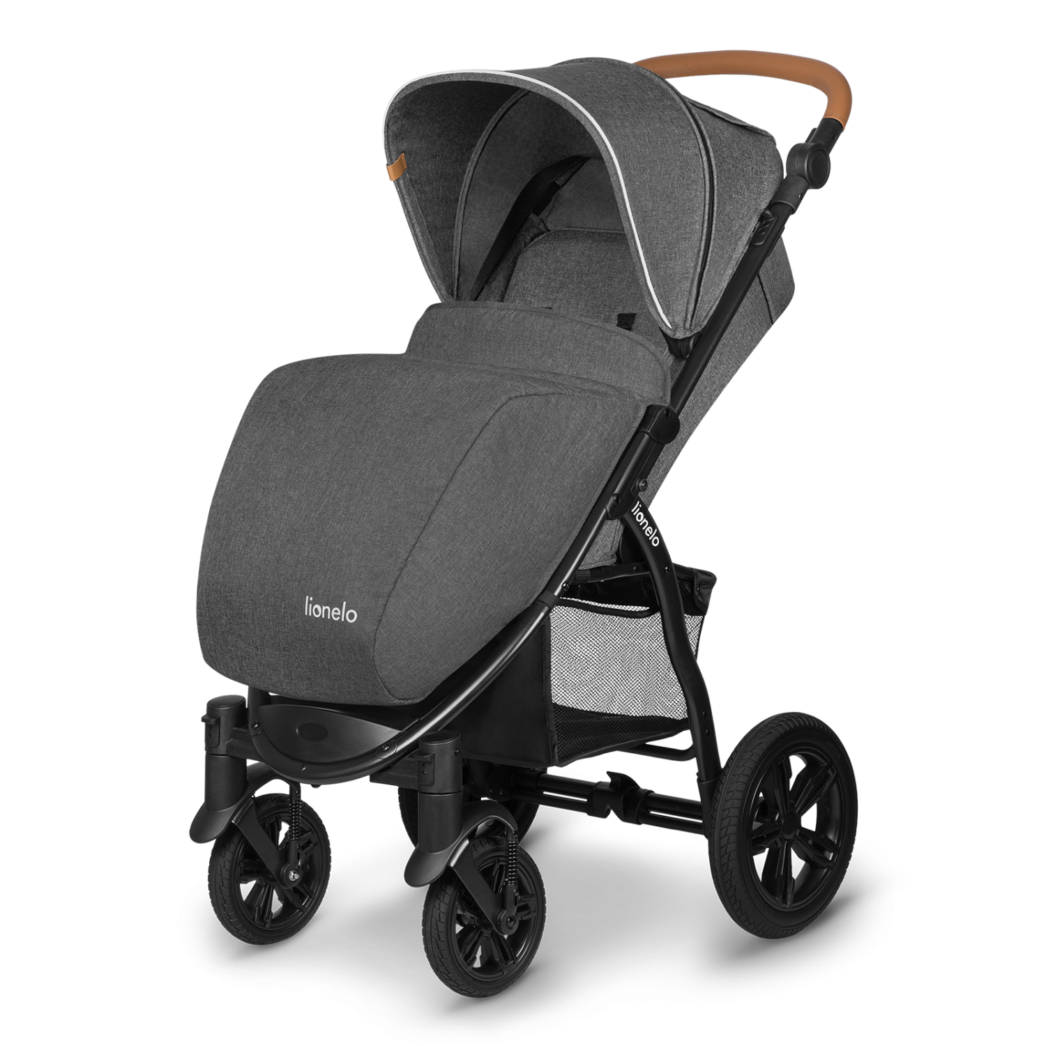 Carrinho Lionelo Annet Tour cinzento com cobertura de inverno (saco) colocada sobre o assento, pronto para o frio.