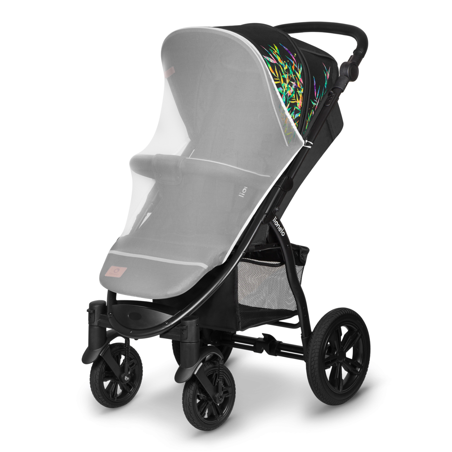 Carrinho Lionelo Annet Tour preto com rede mosquiteira branca a cobrir o assento, ideal para proteção contra insetos em passeios ao ar livre.
