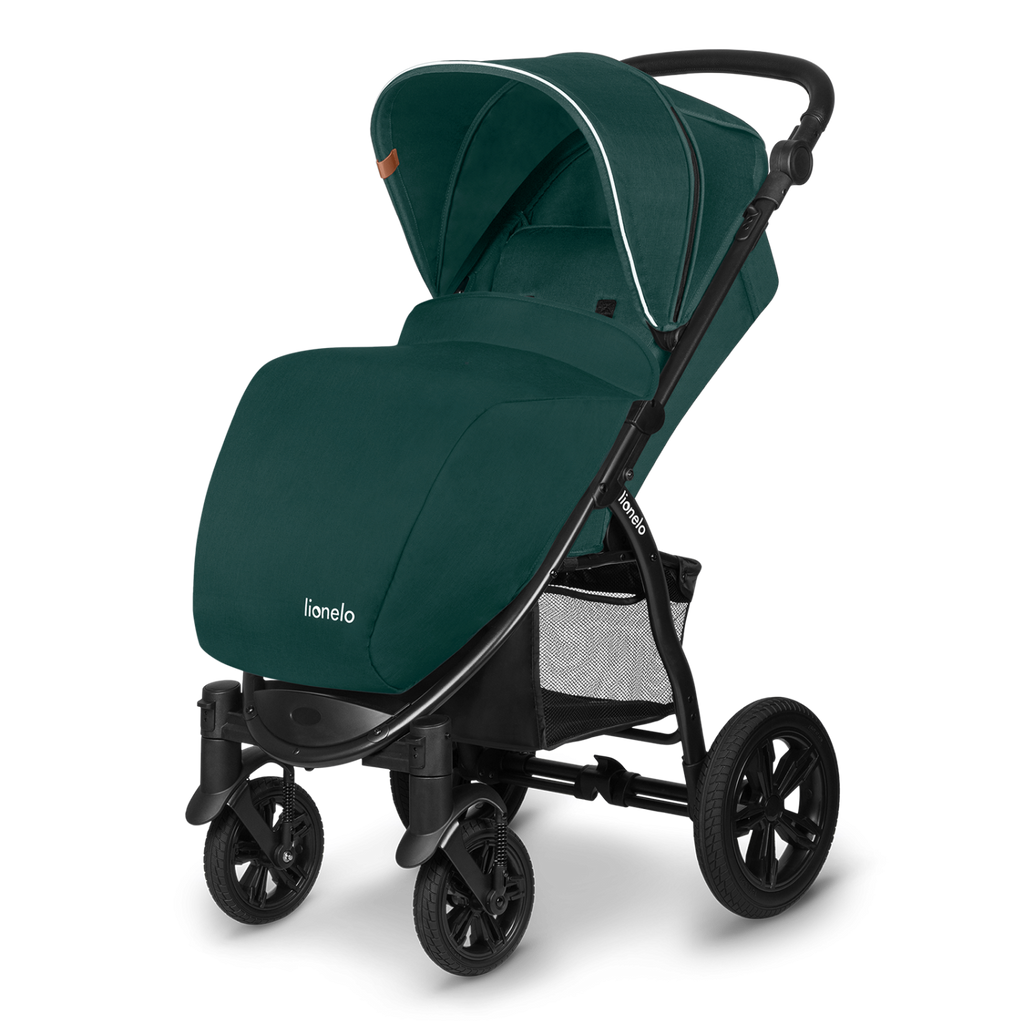 Carrinho Lionelo Annet Tour verde com cobertura de pernas (footmuff) totalmente fechada, oferecendo máxima proteção contra o frio e vento.