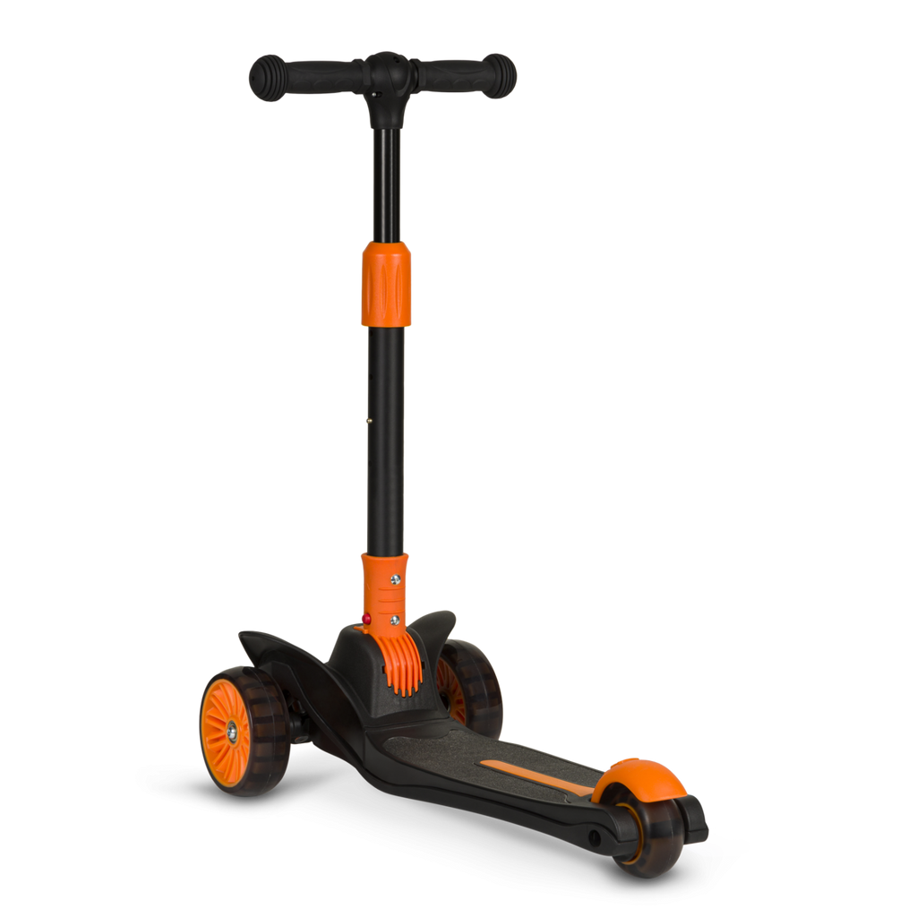 Trotinete Lionelo Timmy de 3 rodas, preto e laranja, com design ergonómico e rodas com luzes, em ângulo oblíquo.
