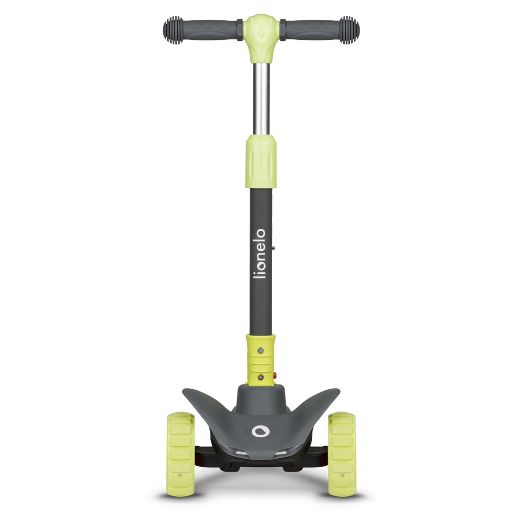 Vista frontal da trotinete Lionelo Timmy, destacando o guiador ajustável, as duas rodas dianteiras e a base cinzenta e verde-lima.