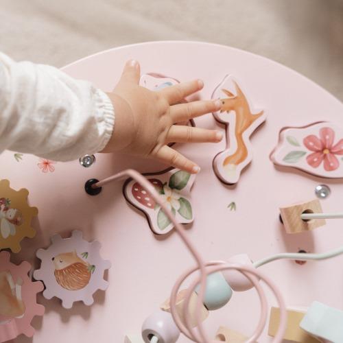 Tampo da mesa de atividades Fairy Garden com as cinco atividades