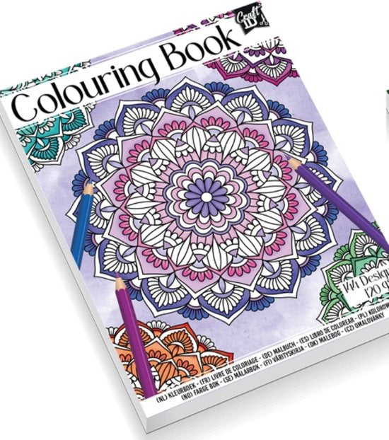Detalhe da capa do livro de colorir focado no padrão mandala complexo, com o título "Colouring Book" visível.