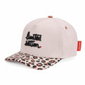 Boné trucker Léopard #5 da Hello Hossy com rede atrás, aba curva e fecho ajustável atrás