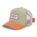 Boné trucker Mini Anis da Hello Hossy com rede atrás, aba curva e fecho ajustável atrás