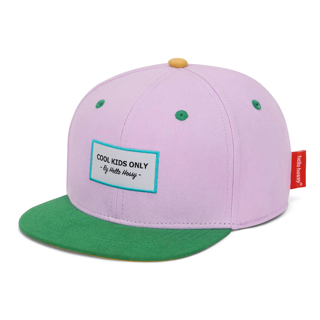 Boné trucker Mini Greenberry da Hello Hossy com rede atrás, aba curva e fecho ajustável atrás