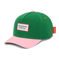 Boné trucker Mini Green da Hello Hossy com rede atrás, aba curva e fecho ajustável atrás