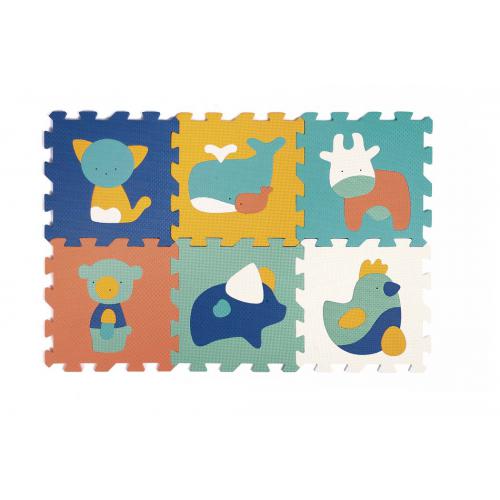 Ludi Tapete de espuma Animais 6 quadrados montado, colorido, com desenhos de gato, baleia, vaca, urso, porco, galinha.