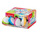 Caixa expositora com várias borrachas Maped Mini Cute em formato de coruja, em cores vivas como verde, azul, rosa e amarelo.