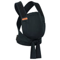 Mei Tai Hoppediz Híbrido Bondolino B.Pure All Black, tecido preto liso, visto de frente com alças prontas para ajuste.