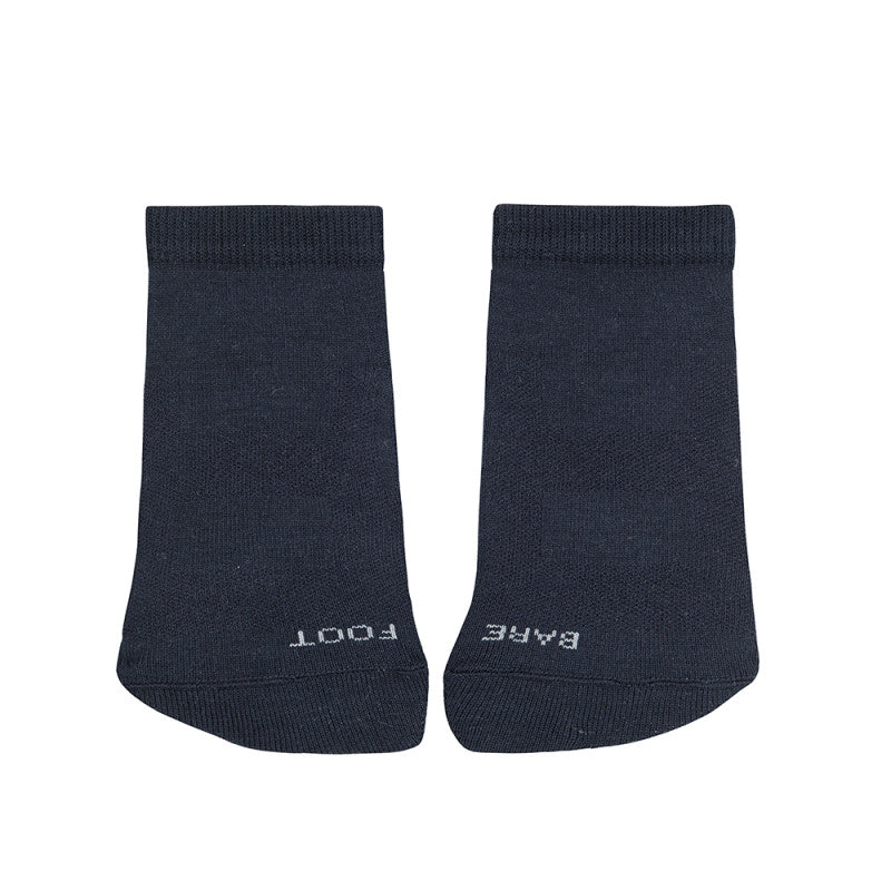 Par de meias curtas azul escuro/preto, estilo barefoot, com a palavra "FOOT" numa ponta e "BARE" na outra.