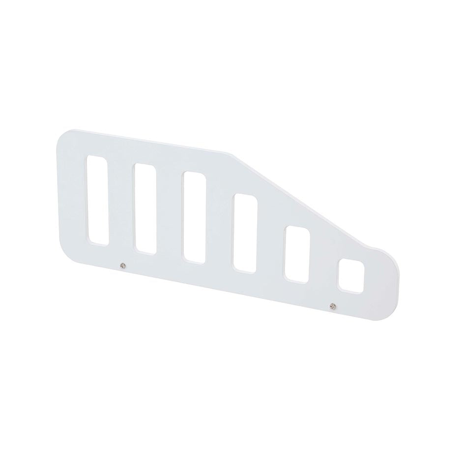 Barreira de segurança branca Micuna Micussori para berço, com ranhuras verticais e cantos arredondados, ideal para transição Montessori.