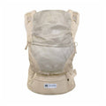 Vista frontal da Mochila Quokkababy E-Carrier na cor Taupe Leaves, destacando o painel respirável de malha clara para ventilação do bebé.