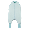 Saco de dormir MolisandCo TOG 1.0 com pés, sem mangas, em padrão xadrez azul claro e branco, com fecho frontal.