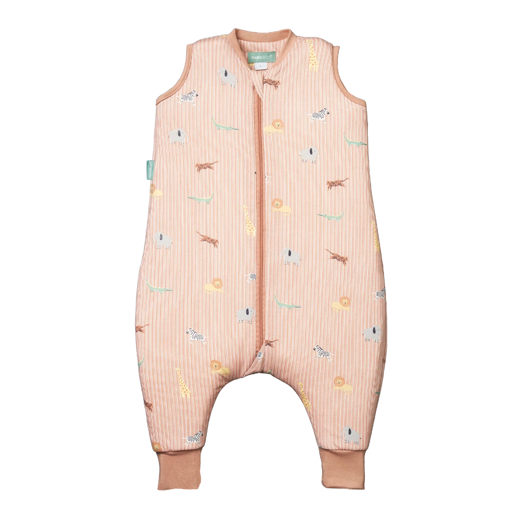 Saco de dormir MolisandCo TOG 1.0 Jungle com mangas e meias, padrão de animais e riscas, em fundo branco.