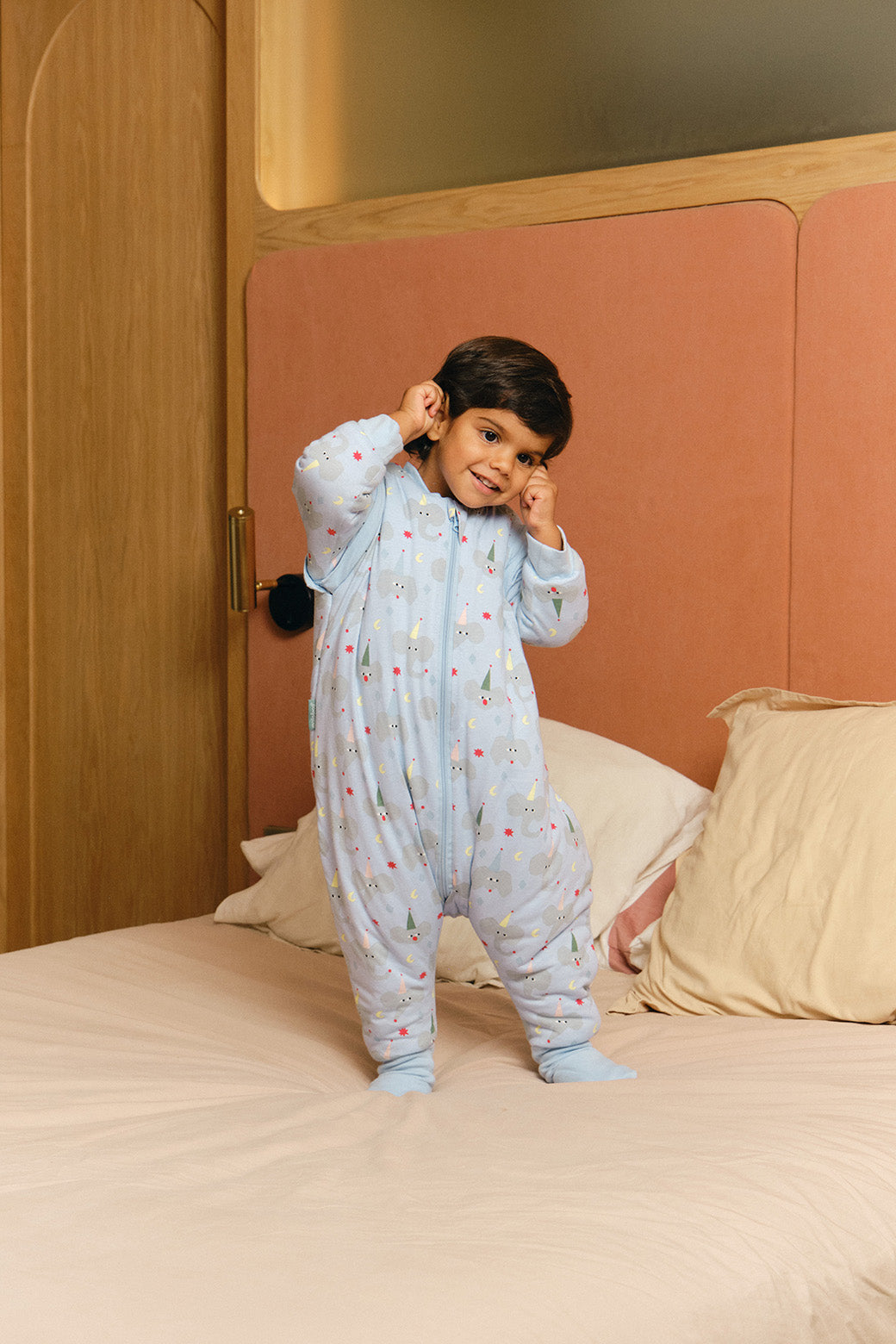 Saco de dormir MolisandCo TOG 2.5 com pés e mangas Animal Party