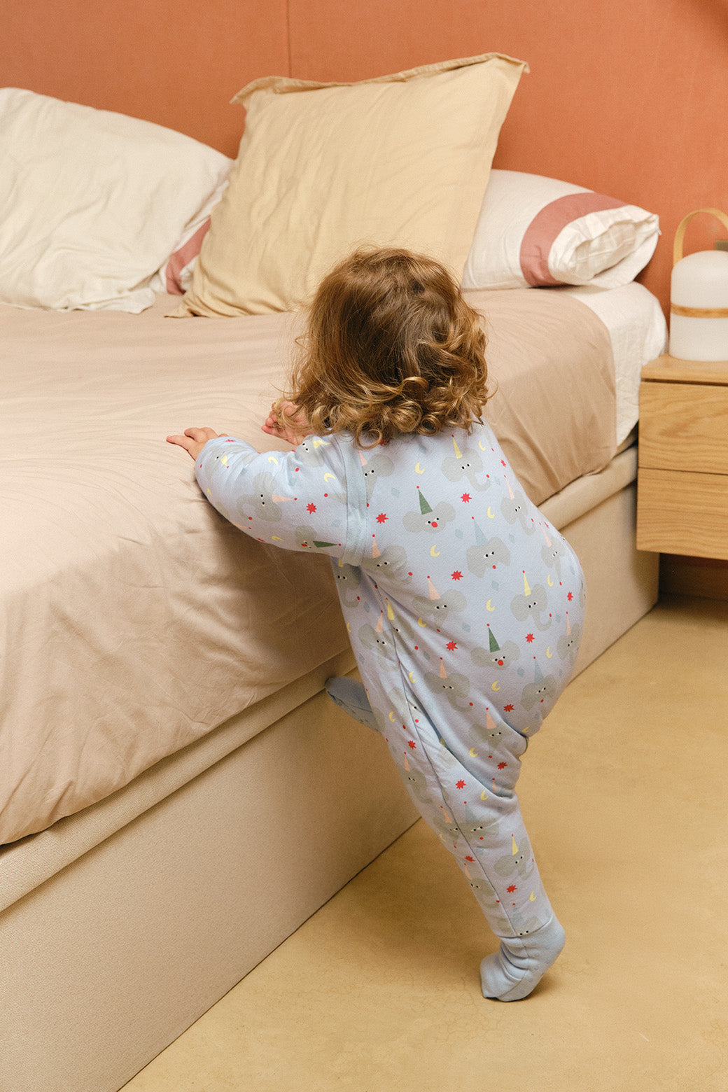 Saco de dormir MolisandCo TOG 2.5 com pés e mangas Animal Party