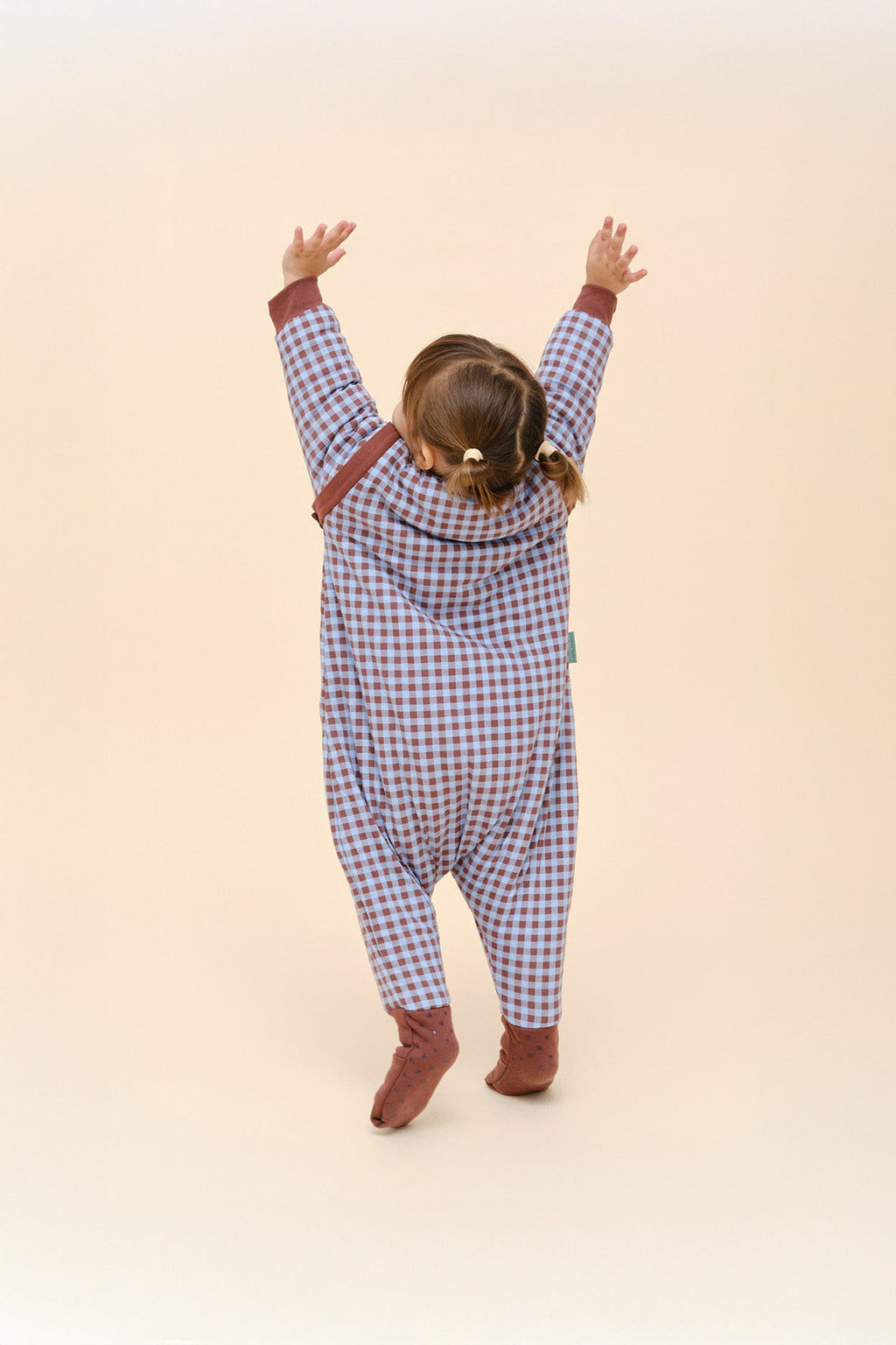 Saco de dormir MolisandCo TOG 2.5 com pés e mangas Vichy Brown & Blue