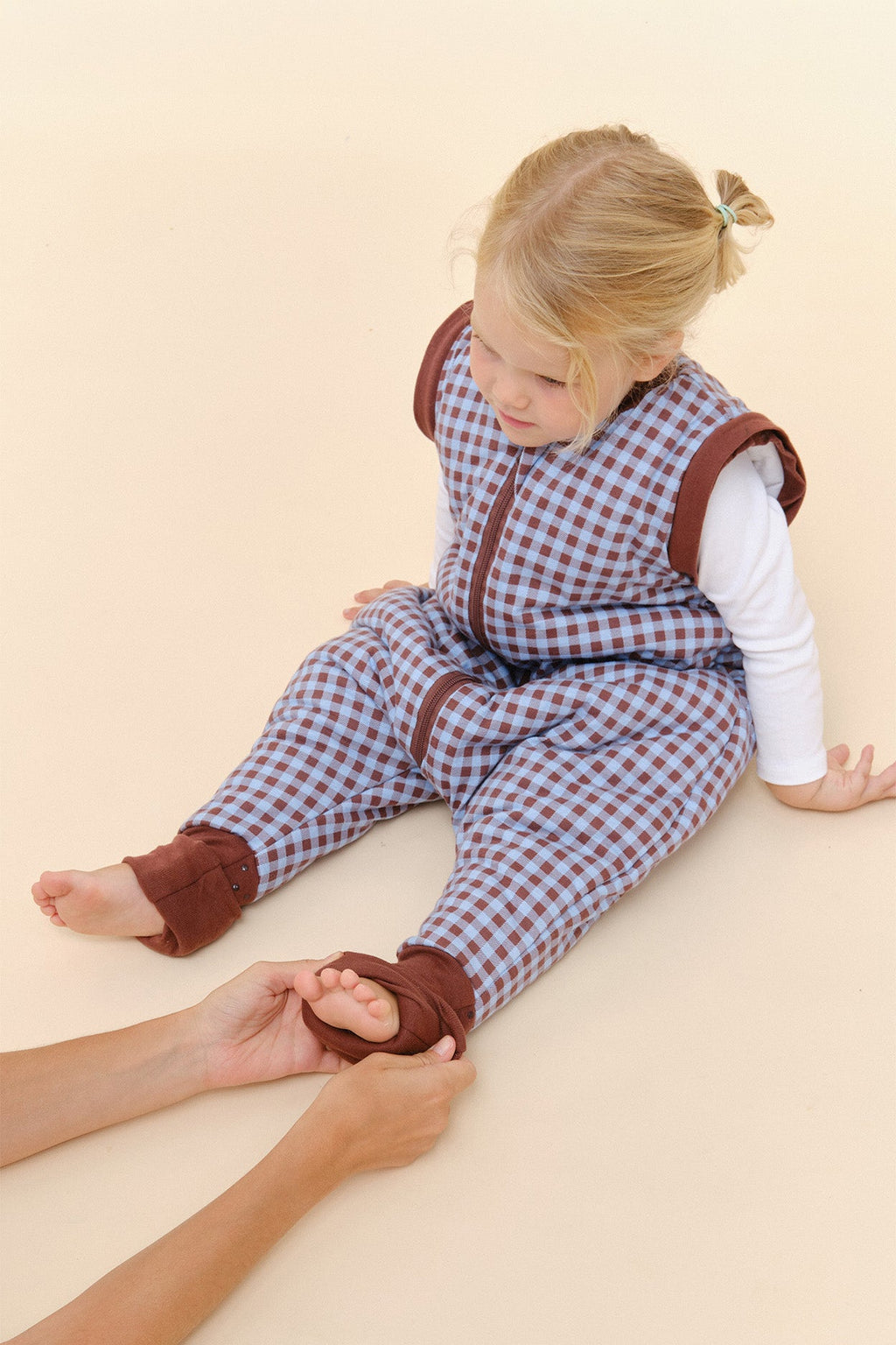 Saco de dormir MolisandCo TOG 2.5 com pés e mangas Vichy Brown & Blue