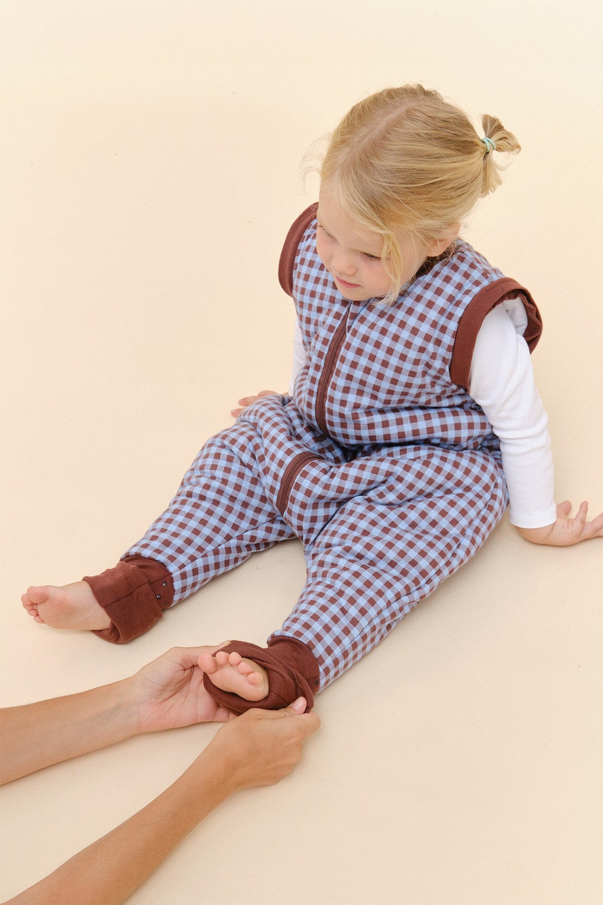 Saco de dormir MolisandCo TOG 2.5 com pés e mangas Vichy Brown & Blue