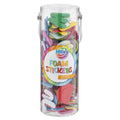 Tubo cilíndrico transparente com alça, cheio de autocolantes de espuma coloridos em forma de letras do alfabeto Moxy.