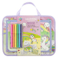 Livro de atividades Moxy com tabuleiro de viagem e marcadores coloridos para criancas.
