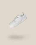 Sapato barefoot Muris Barefoot Nuuk Adulto Off White, modelo totalmente branco com atacadores e sola flexível zero-drop. Design minimalista, confortável e respeitador da anatomia do pé.


