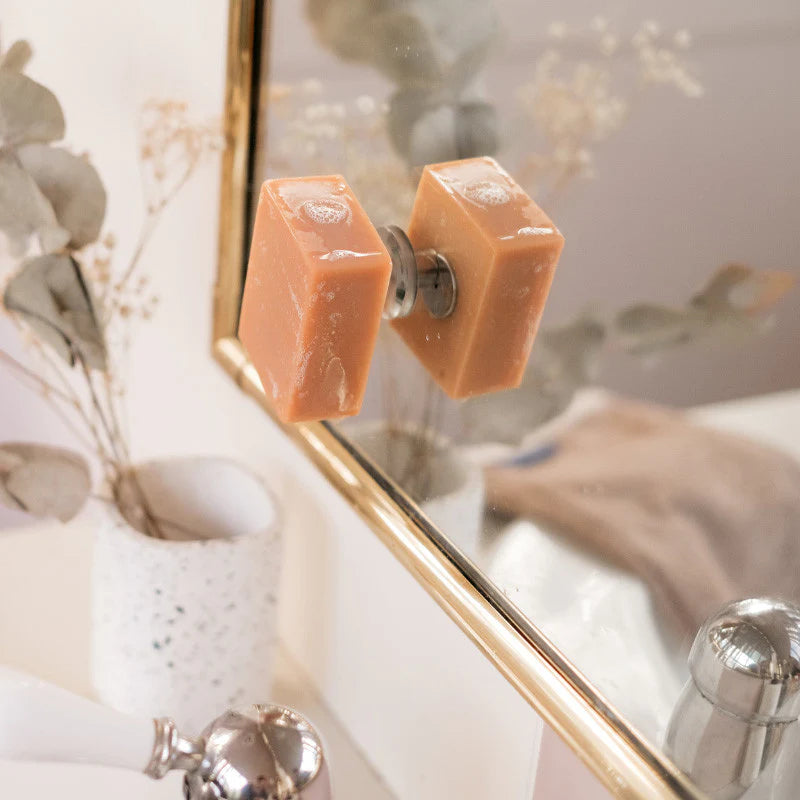 Suporte de sabonete magnetico com ventosa fixado na parede da casa de banho com sabao a flutuar