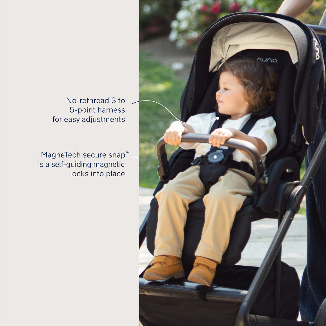 O carrinho Nuna MIXX NEXT com assento virado para o pai/mãe, mostrando o apoio de pés ajustável e o tecido respirável Air Mesh.