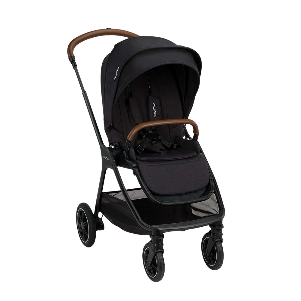 Carrinho de passeio Nuna TRIV NEXT preto, visto de frente, com assento virado para a frente e detalhes em pele sintética castanha.