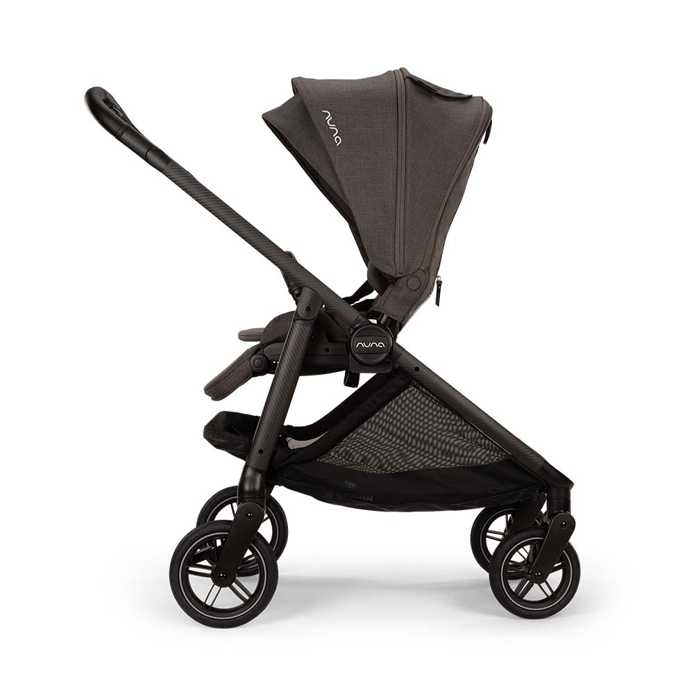Carrinho de passeio Nuna SWIV 360 completo, cor Granite, com assento reversível e estrutura robusta, pronto a usar.